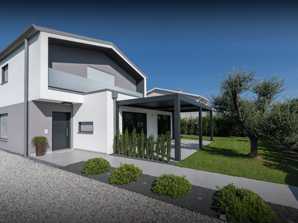 Example of a modern dwelling with improvements and enhancement of outdoor spaces.
